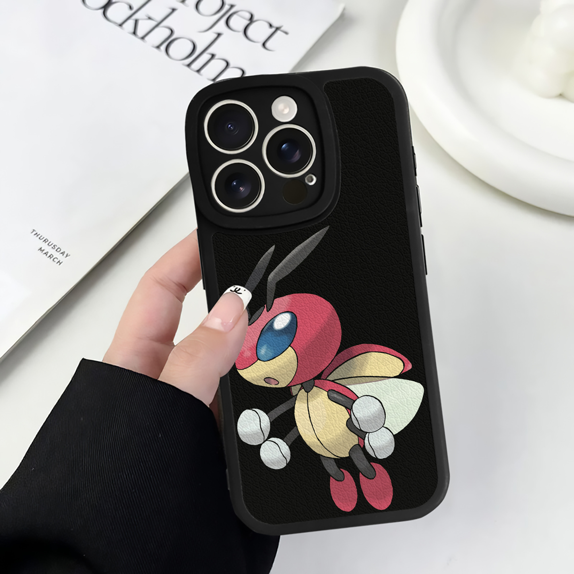 （画像用） ポケットモンスター Pokémon 【iPhone 16シリーズ対応】シリコンスマホケース（レザー調） 材質：シリコン
